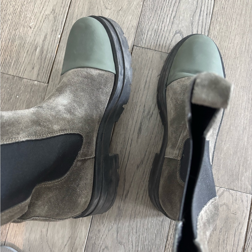 Stylish Two-Tone Ankle Boots Made in Italy